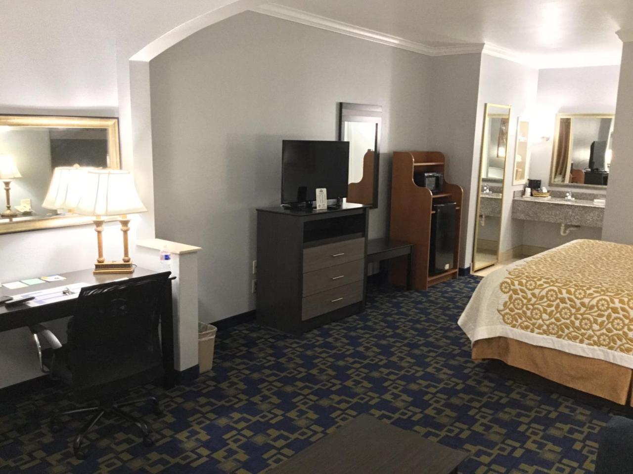 Days Inn By Wyndham Robstown Exterior photo