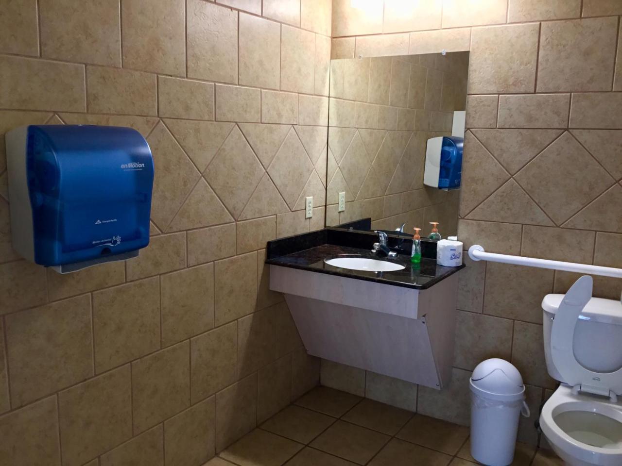 Days Inn By Wyndham Robstown Exterior photo